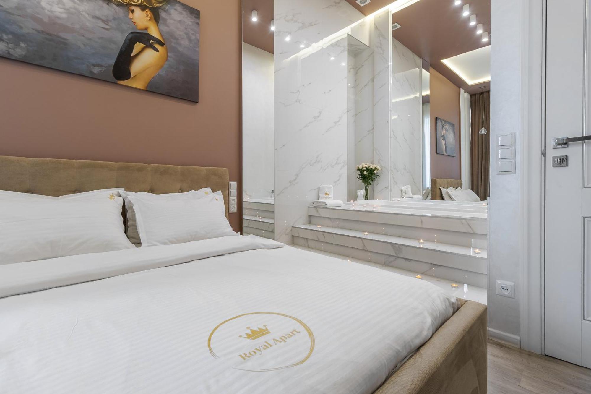 Royal Stylish Apartment In The Old City Lviv Buitenkant foto