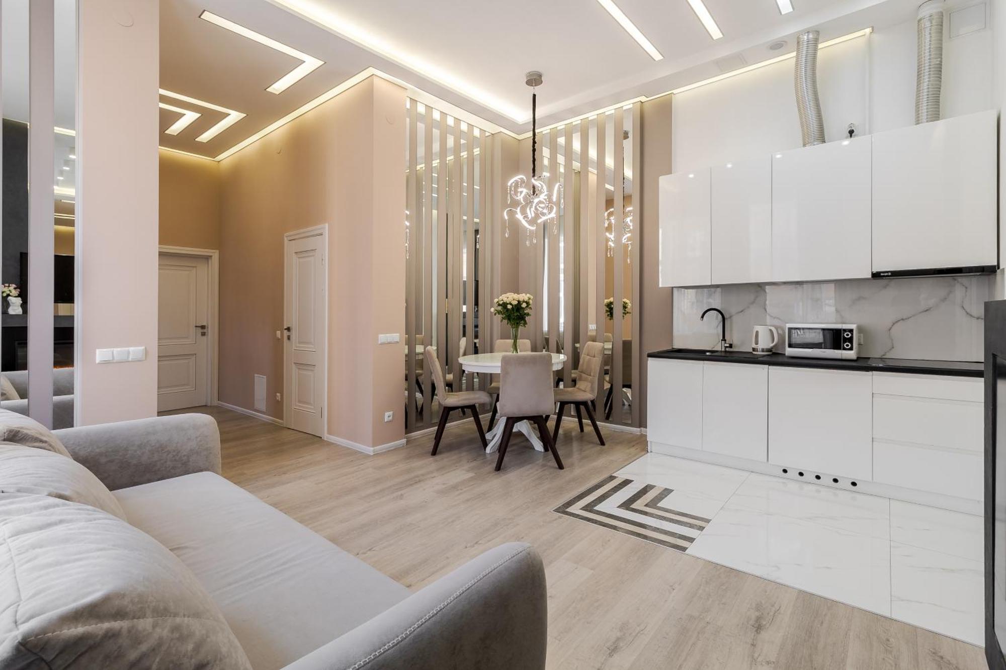 Royal Stylish Apartment In The Old City Lviv Buitenkant foto