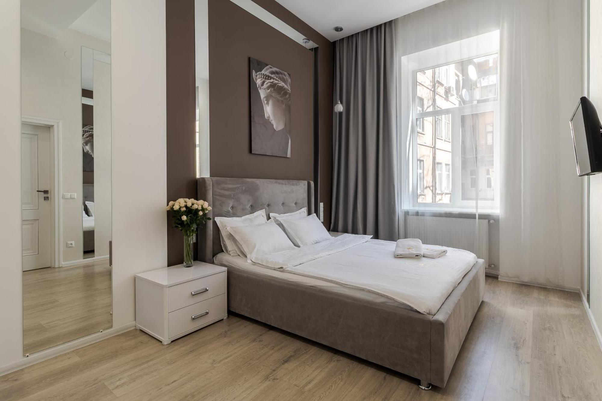 Royal Stylish Apartment In The Old City Lviv Buitenkant foto
