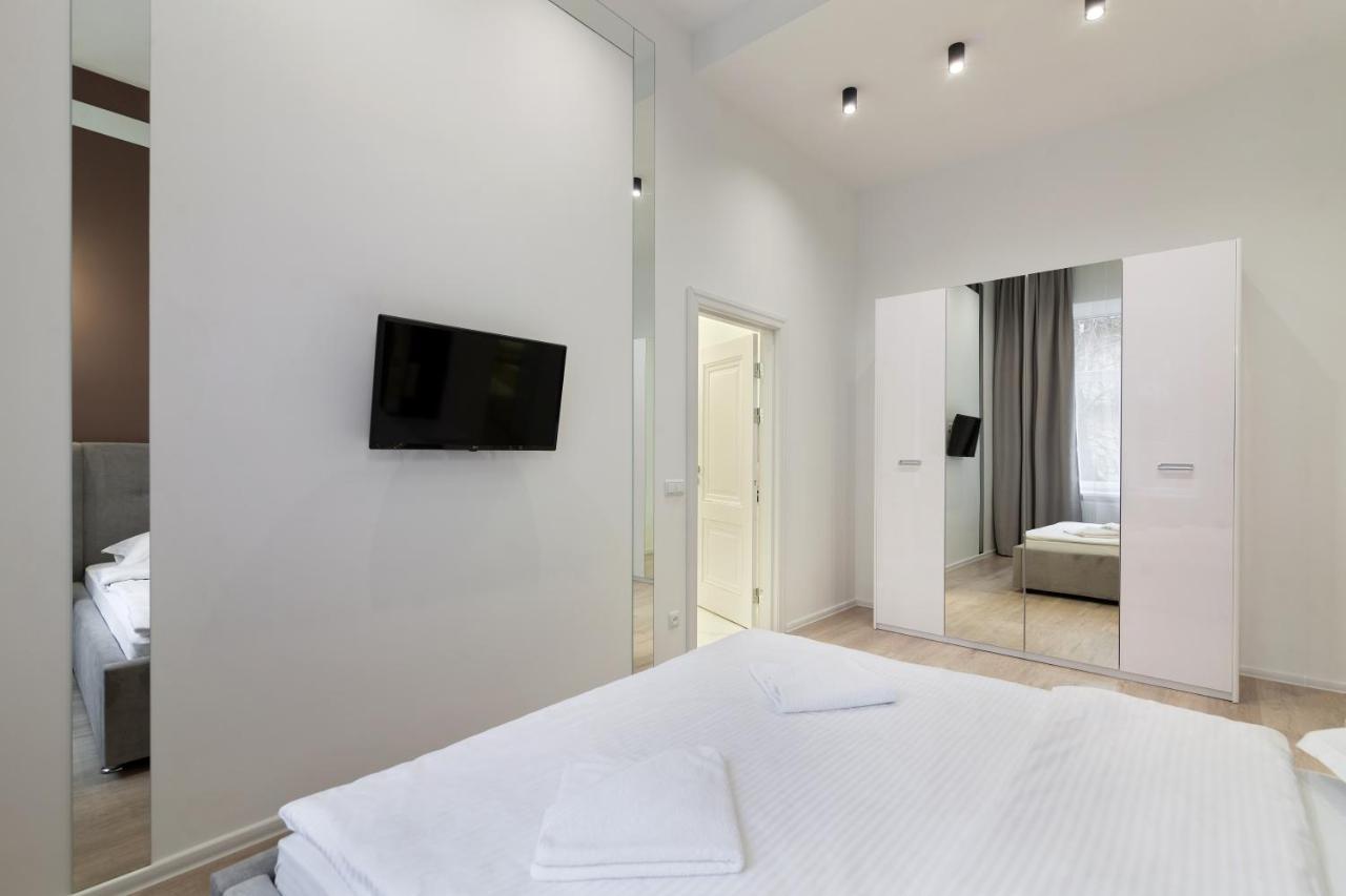 Royal Stylish Apartment In The Old City Lviv Buitenkant foto