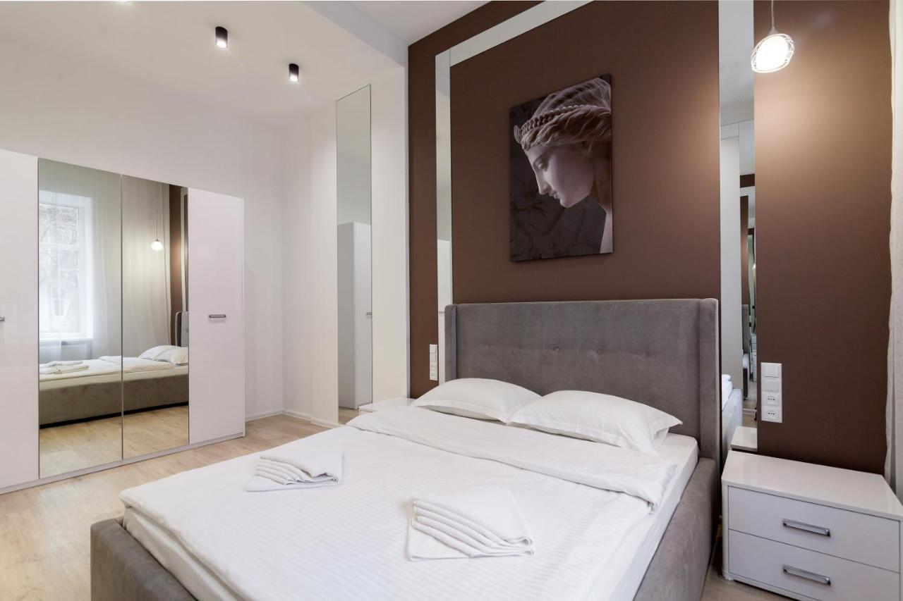 Royal Stylish Apartment In The Old City Lviv Buitenkant foto