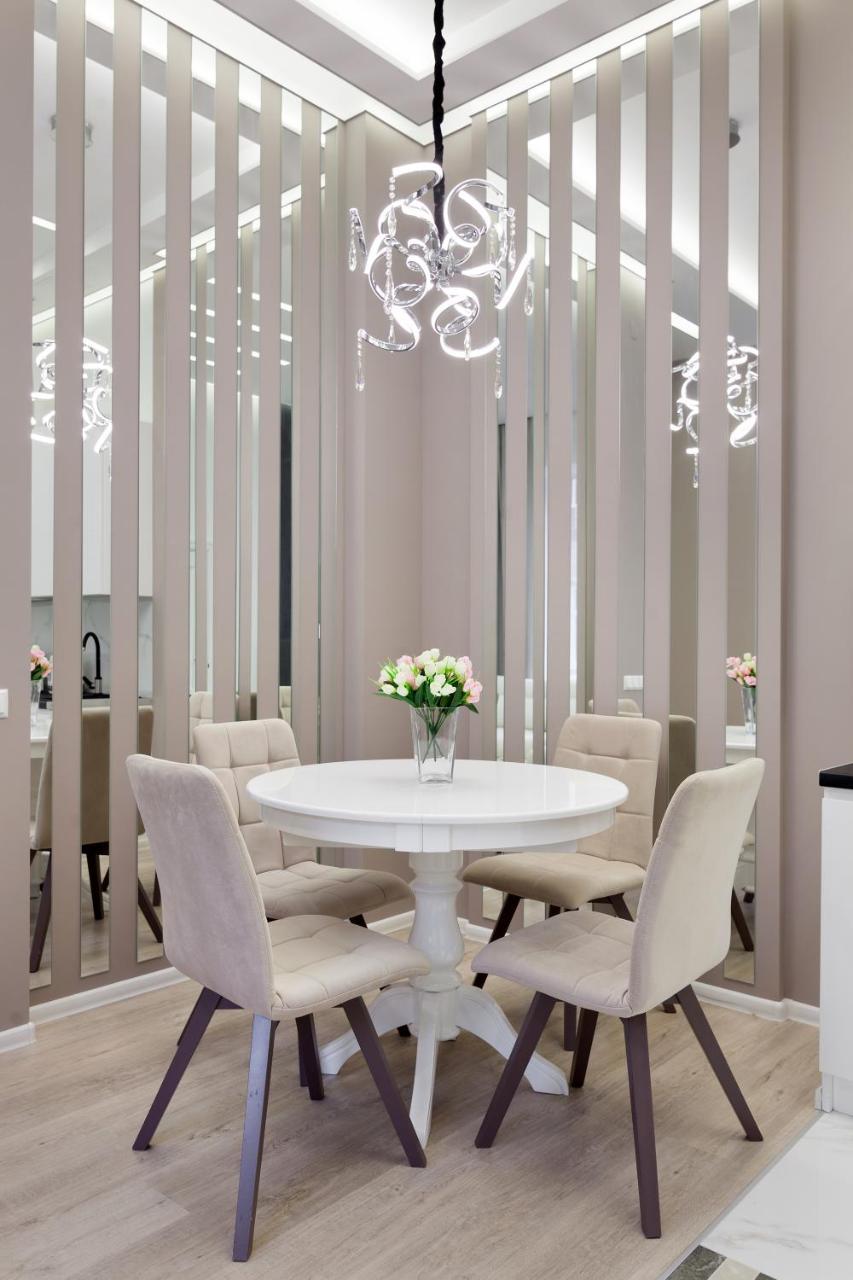 Royal Stylish Apartment In The Old City Lviv Buitenkant foto
