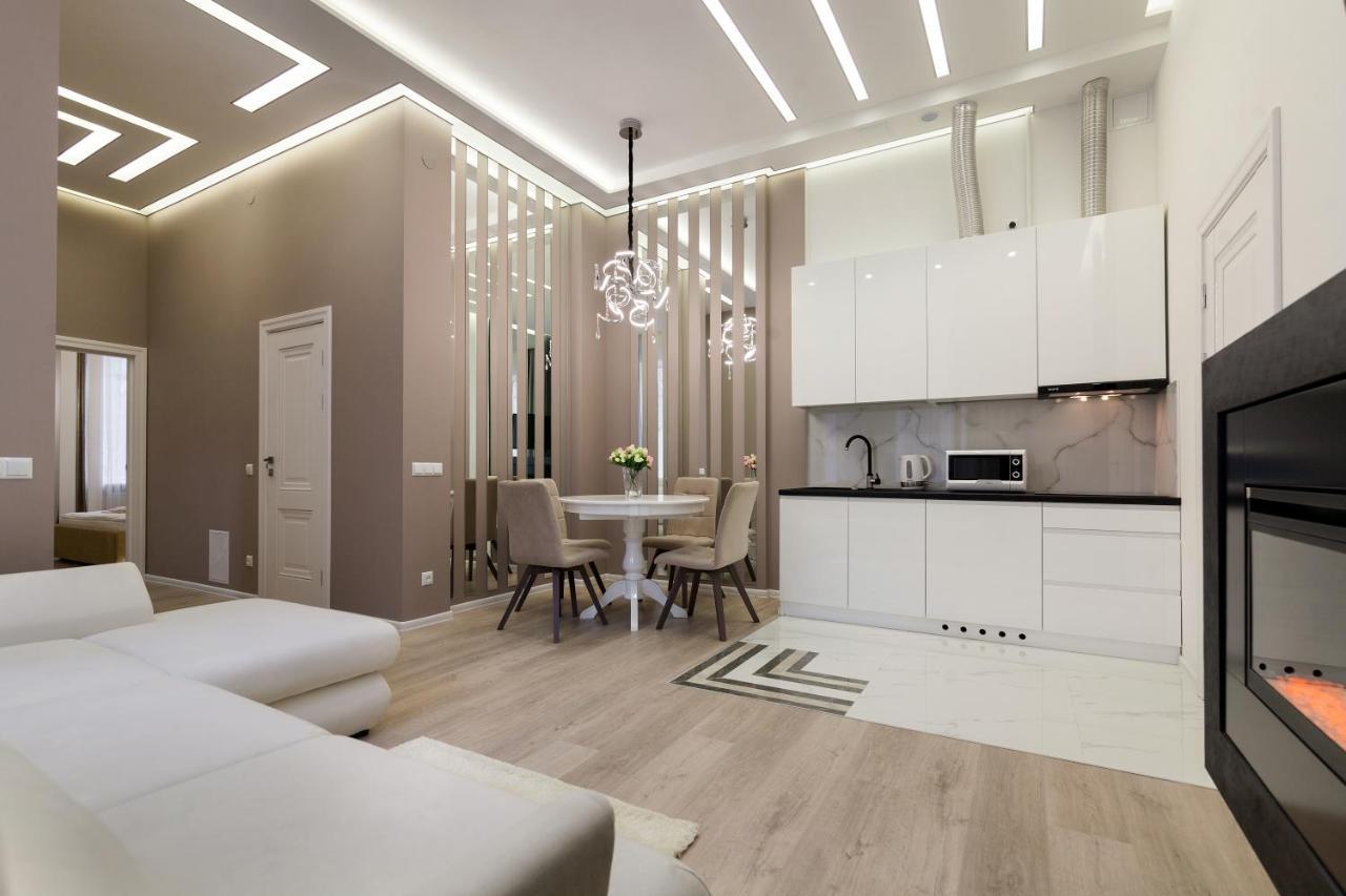 Royal Stylish Apartment In The Old City Lviv Buitenkant foto